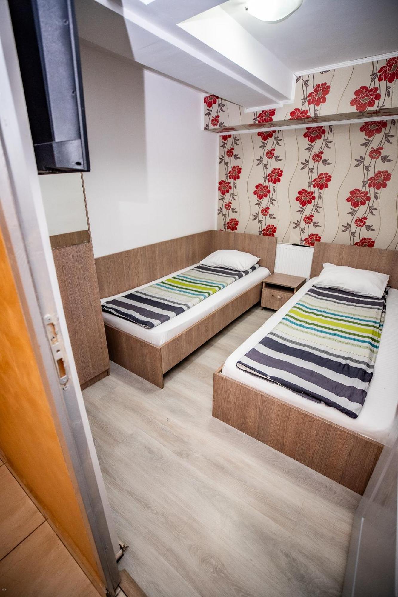 Nelana Hostel Cluj-Napoca Luaran gambar